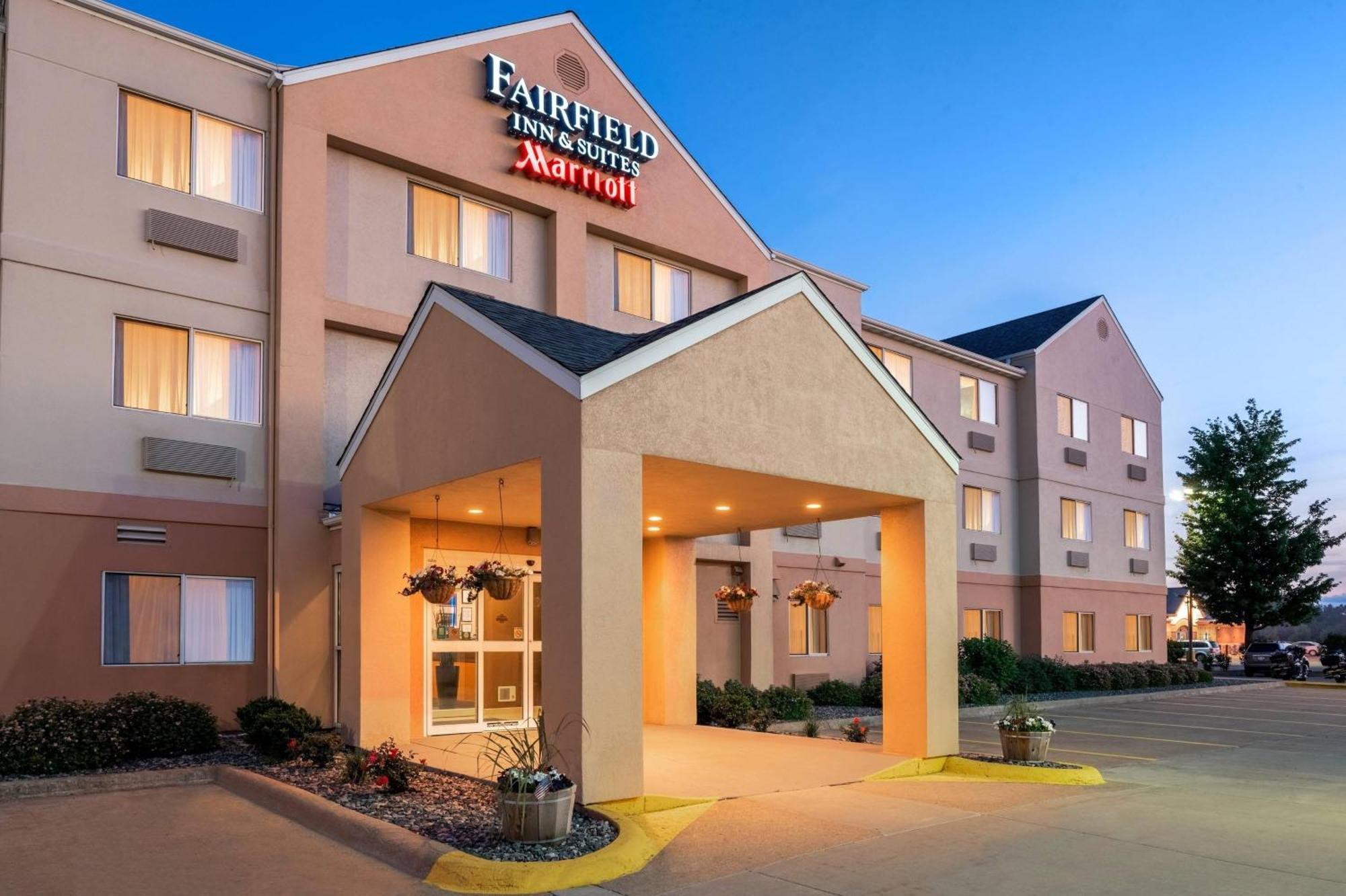 Fairfield Inn & Suites Stevens Point Exterior photo